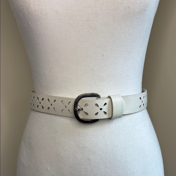 Vintage Accessories - White Faux Leather Adjustable Belt. Vintage